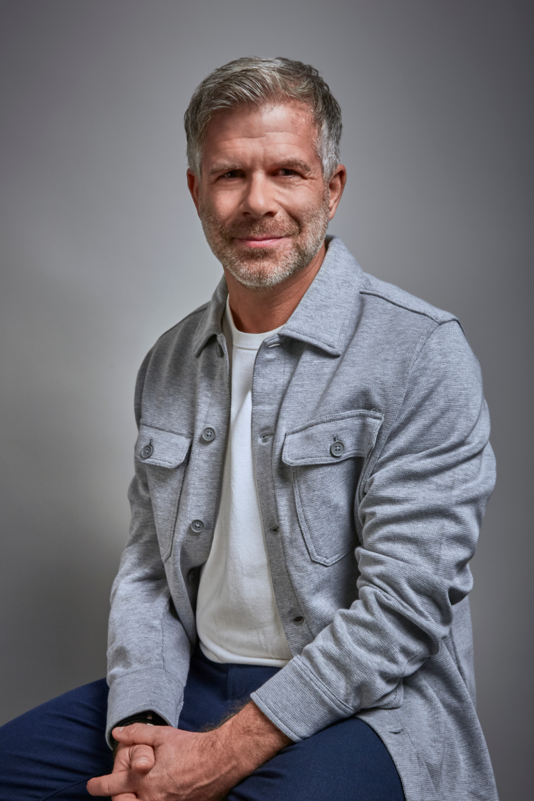 Serge Cowan agent image